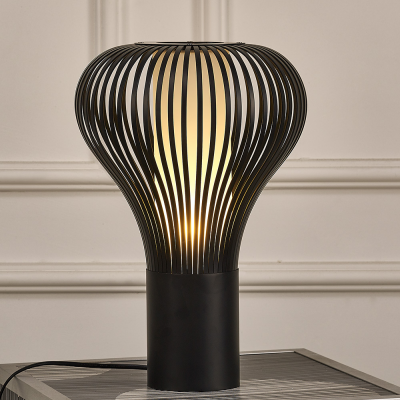 MT7067-1L-BLK-Table-Lamp.png